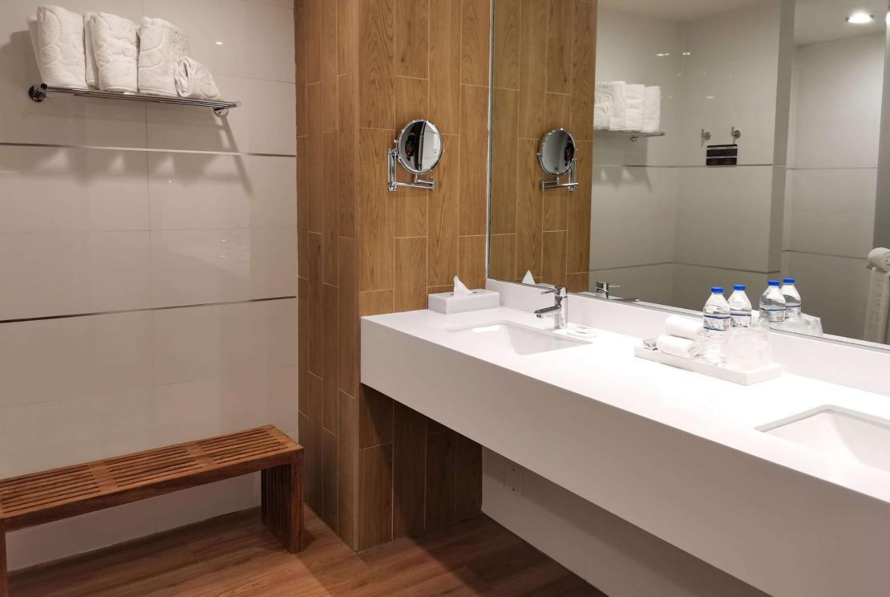Ramada Encore By Wyndham Guadalajara Aeropuerto Las Pintas Екстериор снимка
