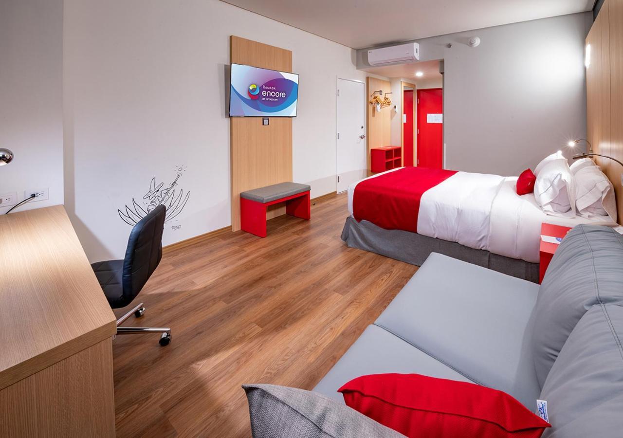 Ramada Encore By Wyndham Guadalajara Aeropuerto Las Pintas Екстериор снимка