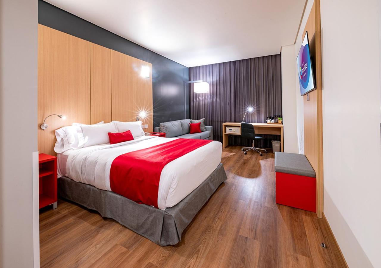 Ramada Encore By Wyndham Guadalajara Aeropuerto Las Pintas Екстериор снимка