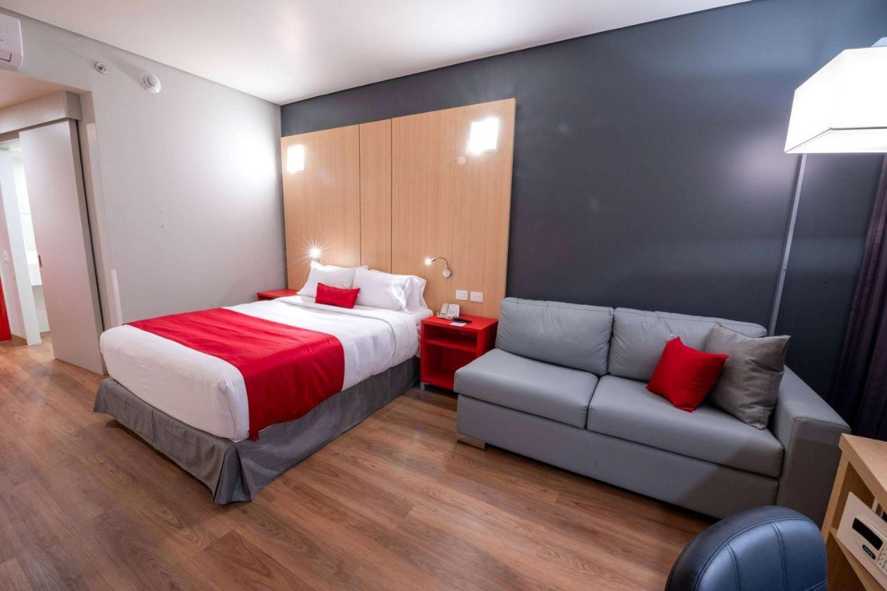 Ramada Encore By Wyndham Guadalajara Aeropuerto Las Pintas Екстериор снимка