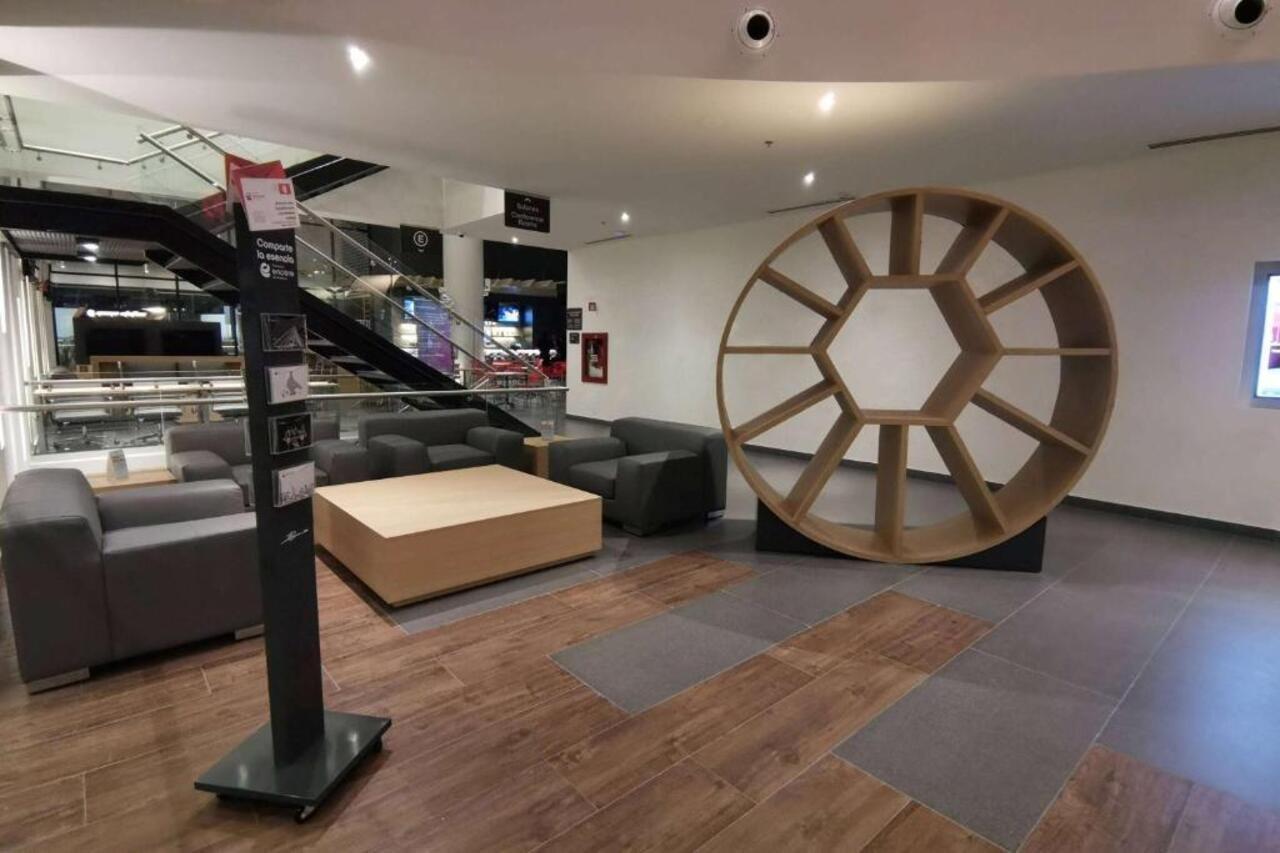 Ramada Encore By Wyndham Guadalajara Aeropuerto Las Pintas Екстериор снимка