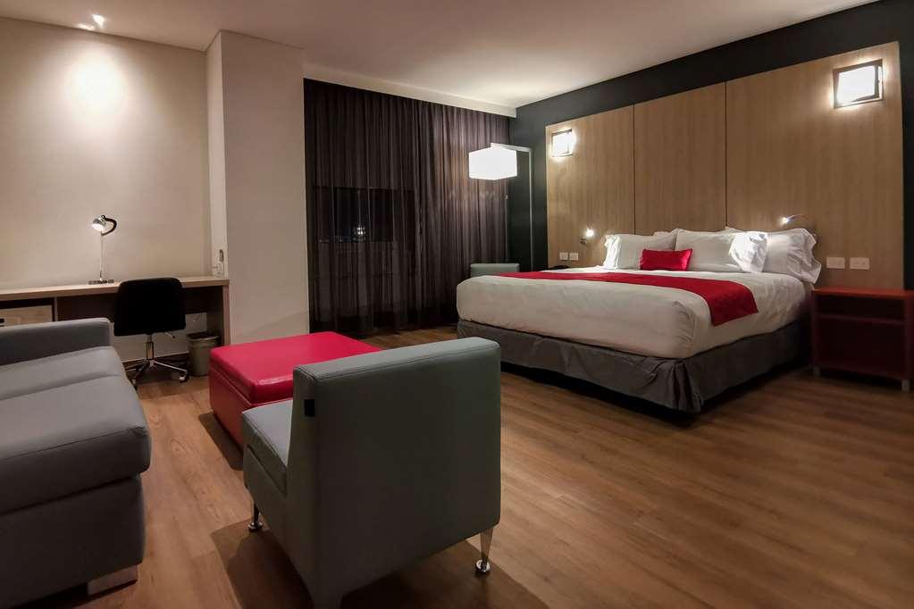 Ramada Encore By Wyndham Guadalajara Aeropuerto Las Pintas Стая снимка